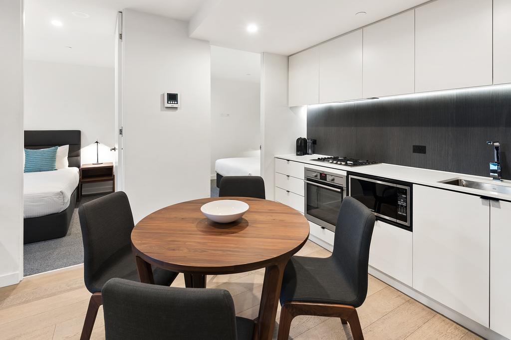 District South Yarra Aparthotel Мелбърн Екстериор снимка