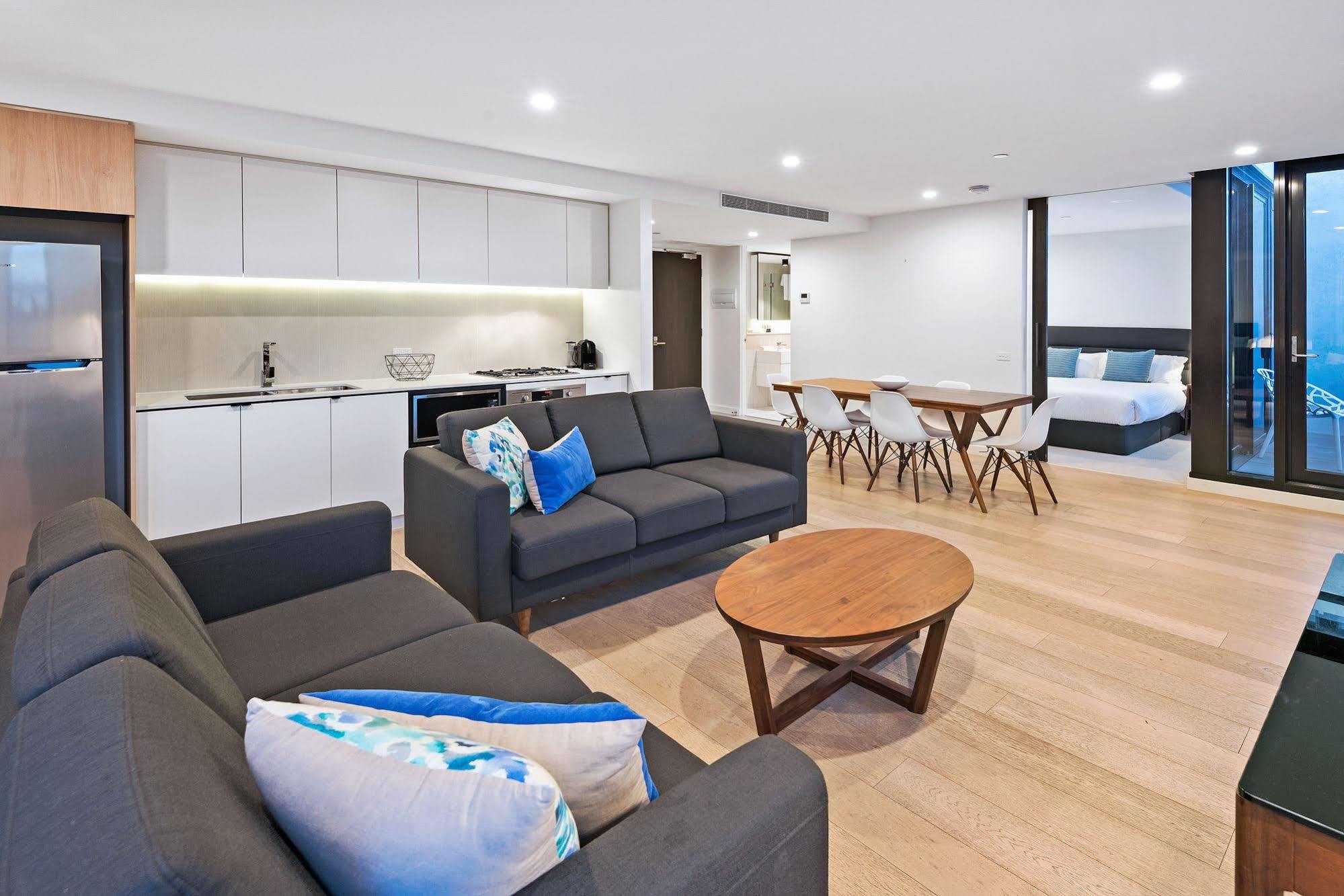 District South Yarra Aparthotel Мелбърн Екстериор снимка