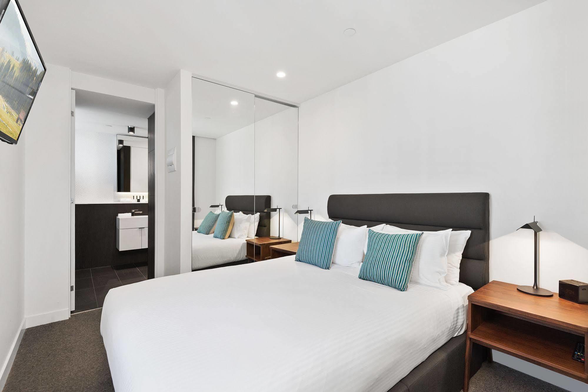 District South Yarra Aparthotel Мелбърн Екстериор снимка