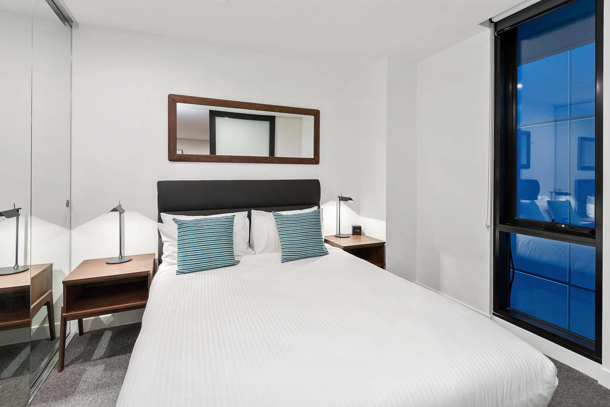 District South Yarra Aparthotel Мелбърн Екстериор снимка