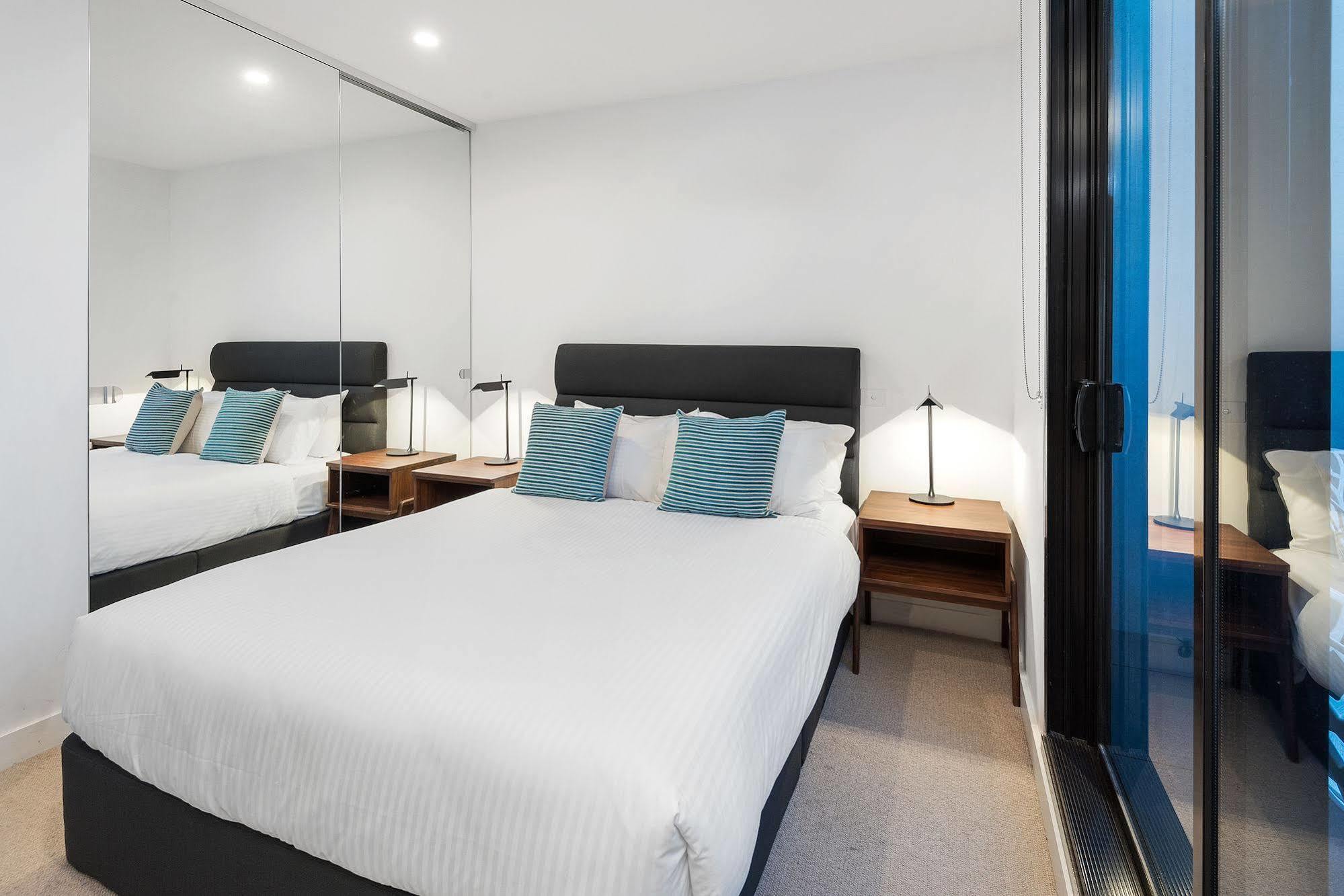 District South Yarra Aparthotel Мелбърн Екстериор снимка